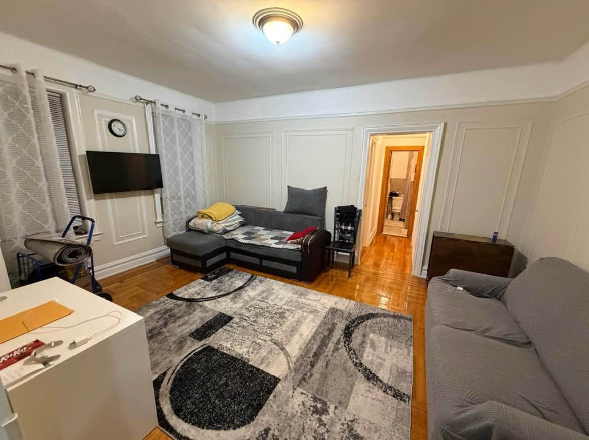 This spacious apartment has hardwood floors throughout with windows flooding the living area with natural light and a queen-sized bedroom with closet space. The living room easily fits a full sofa for relaxing alongside easy access to the bathroom. It also comes with in-unit laundry in a prime spot. Available now. 