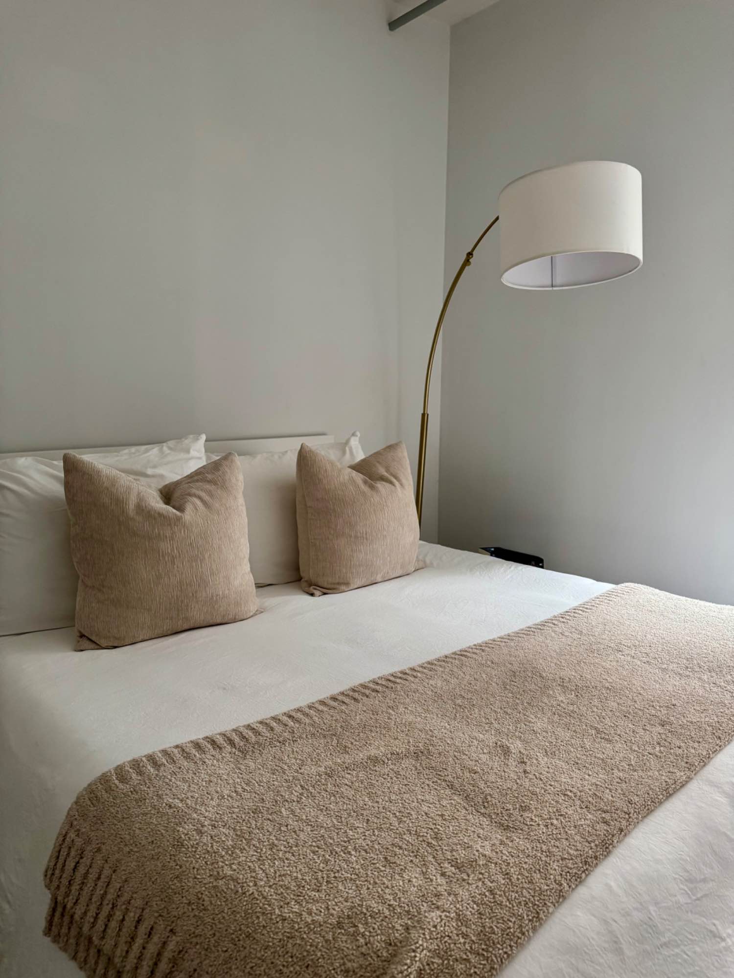 3 Beds 2 Baths - Apartment
Master Bedroom Available in Hell’s Kitchen
Looking for someone to take the master bedroom in our 3 bed / 2 bath apartment in Hell’s Kitchen (W 51st St). Our current roommate is moving in with her boyfriend, so we’re hoping to fill the spot by Sept 1 (flexible until Oct 1 at the latest).
About the apartment:
• True 3-bedroom, 2-bath
• You’d have the master bedroom with a private full bathroom!
• In-unit laundry + dishwasher (huge win)
• Amazing location in the heart of Hell’s Kitchen
• Rent is $2400/month + utilities
About us:
We’re Kiera (27) and Kate (29). We met through this group and have been living together since! I work in tech, and Kate works in PR. We’re both fun(!), clean, and friendly, love a mix of hanging out, doing our own thing, and exploring the city.