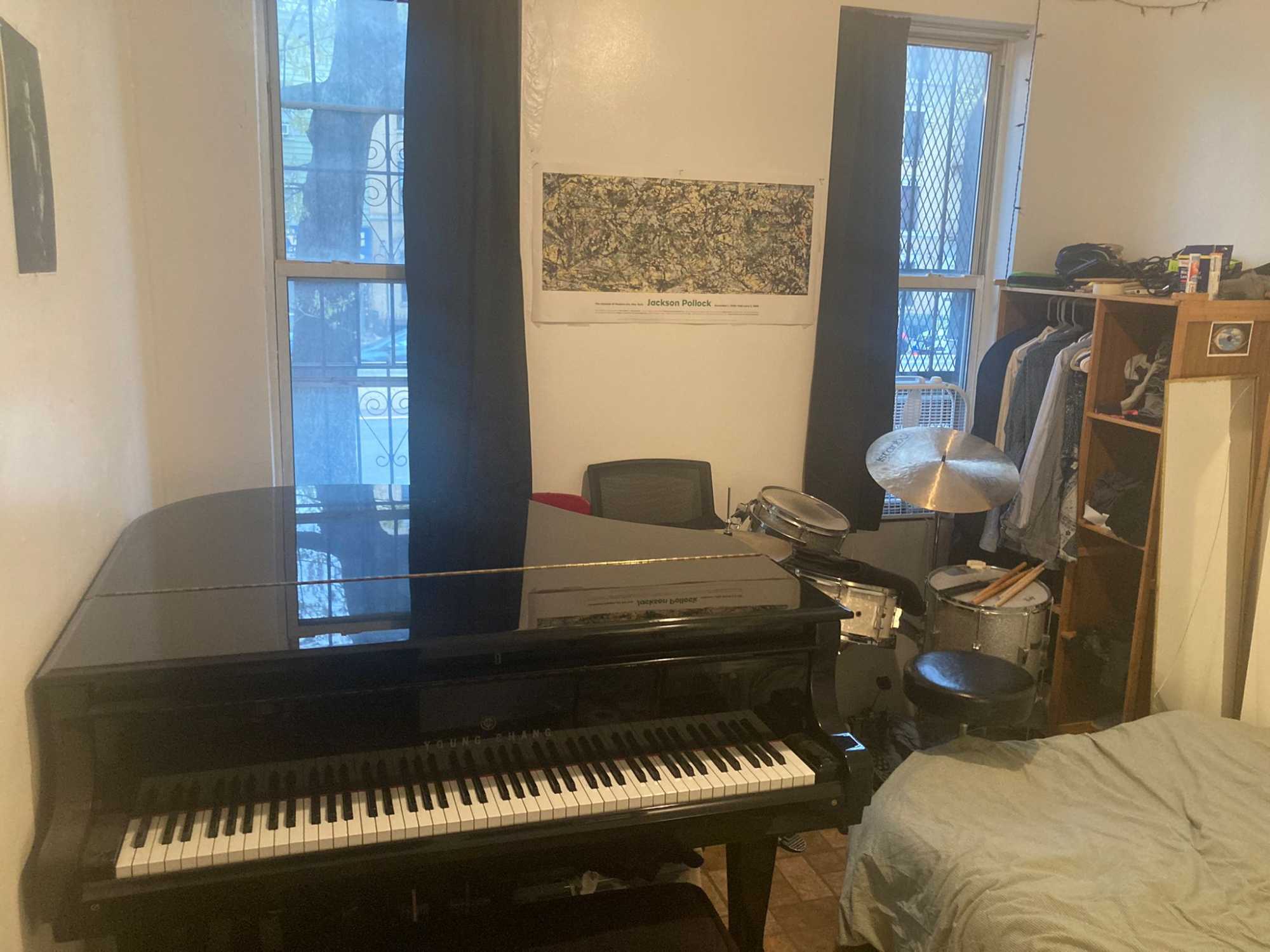 Hey!
I'm looking for a subletter in June/July for my room in Sunset Park near the 45th Street Station on 4th Avenue. The room is part of a three bedroom apartment. Me and my roommates are musicians. The area is great, there's a lot of amazing mexican food places nearby and the Sunset Park is only a short walk away from the flat.
If you are only interested in subletting the room for a month or a few weeks, it might still work out. So please also write me, if that’s the case!
