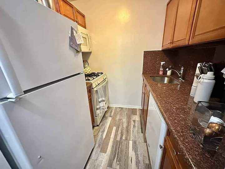 1 room 1 bath. This is one of the safest blocks in the city as it is close to the police academy. 
The month rent is $750 (includes cooking gas, heat, and water). Security deposit is $700. Easy online application.