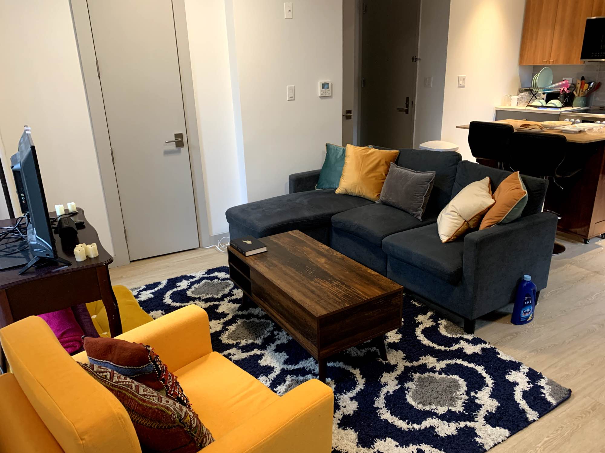 Secure building in quiet neighborhood. Package area in lobby with video intercom system. in-unit washer dryer with lots of windows and natural light. Lease takeover for 1br of 2 Bed 1.5 Bath apartment. Roommate (25F) works from home, quiet and respectful, doesn't cook so lots of kitchen/pantry/fridge space. You will have private room (across the apartment from other room) and private half bathroom. Pet friendly!