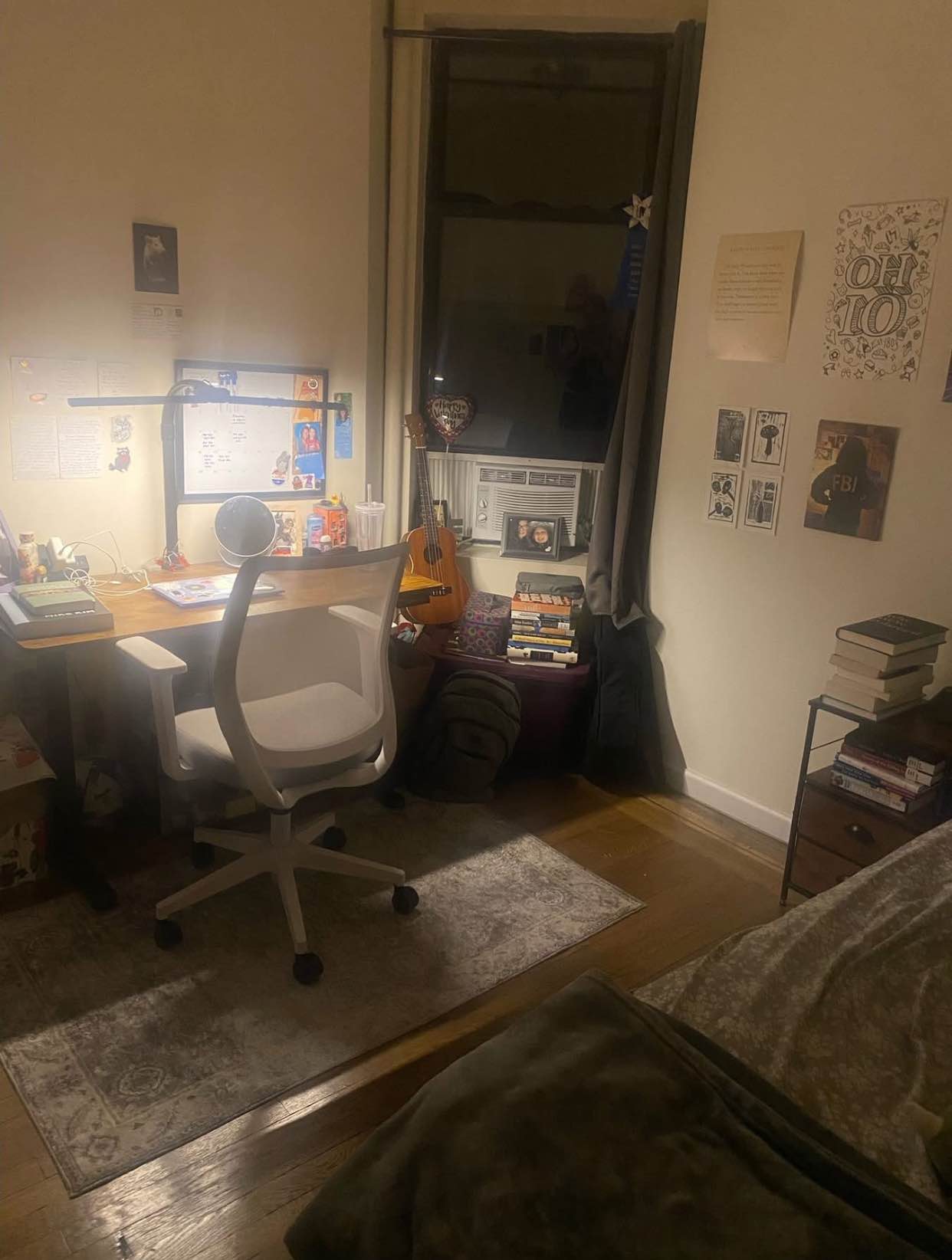 This private studio offers comfortable living in a convenient location. 
The unit includes features such as kitchenette, private bathroom, hardwood floors, utilities included, etc.
 Ideal for single professional/student/couple.