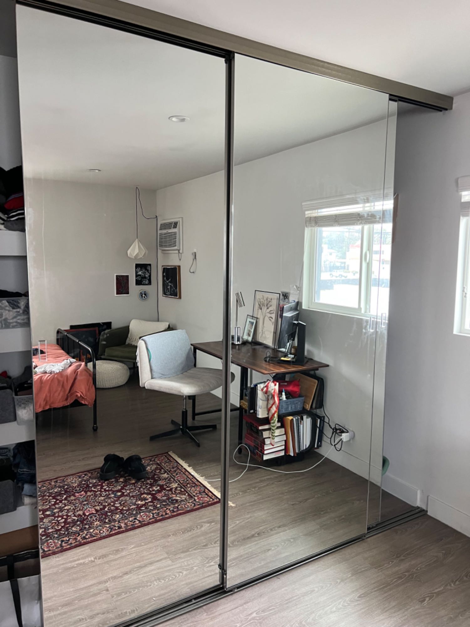 Hi! I am looking for a roommate in my apartment.
I have lived in the same place for 4 years now and my current roommate is moving out. Its a 2 bedroom 2 bath apartment.
Water / trash / parking is included in the rent
It has an in unit washer dryer
Its fully furnished besides the room - my new roommate would take over!