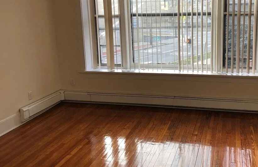 Clean, Furnished , kitchen available,  stores close by, train in and out of New York city, great for professionals,  workers, anybody that doesn't have a full family with a wife (husband ) and children . Very nice neighborhood,  extremely safe.  