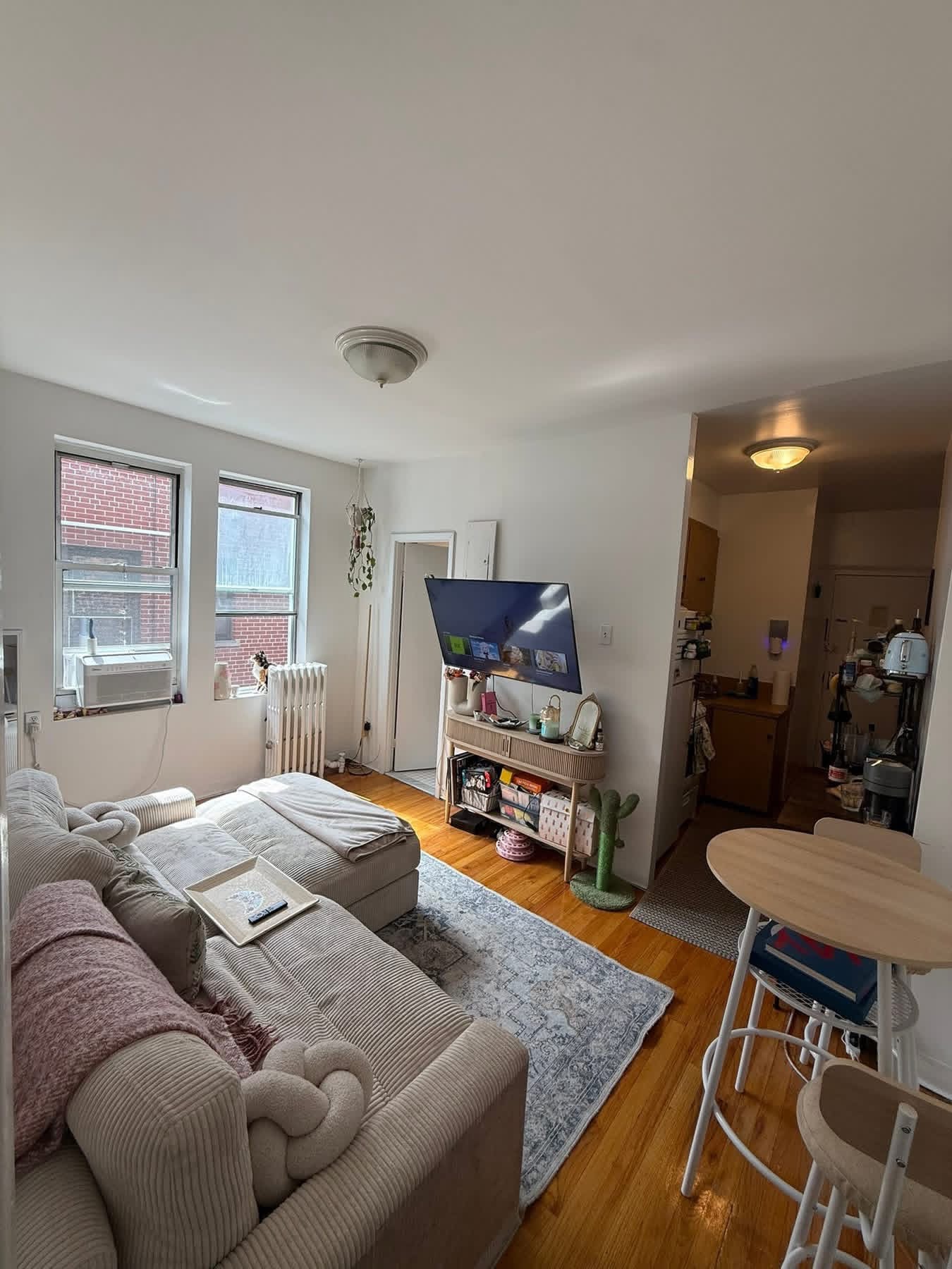 My number is +19792586292
My WhatsApp is +1 (717) 802-8520
This well-maintained 1-bedroom apartment offers comfort, privacy, and everything you need. Featuring a spacious living area, a bright bedroom with closet space, a fully equipped kitchen, and a clean bathroom. Perfect for singles or couples.
Private bedroom
	Full bathroom
	Kitchen with appliances
	Cozy living space
	Air conditioning/heating
	Safe and quiet neighborhood
Close to public transport, shops & restaurants

Ideal for long-term tenants looking for a peaceful and tidy space. Ready to move in!