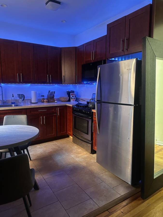 Rent a room for a girl in Astoria, One girl and one guy live in the apartment. Furnished room in a spacious 3-rooms apartment, large kitchen and clean bathroom. Safe and clean area with everything you need within walking distance. Shop in one block, laundry on the first floor, many restaurants. To the subway 10 minutes on foot (R, M, W, N trains), and 15 minutes to Manhattan. Dm if you have any question 3476658190