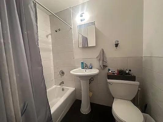 Room rental in Long Island City, Queens, NY, USA - entire Room