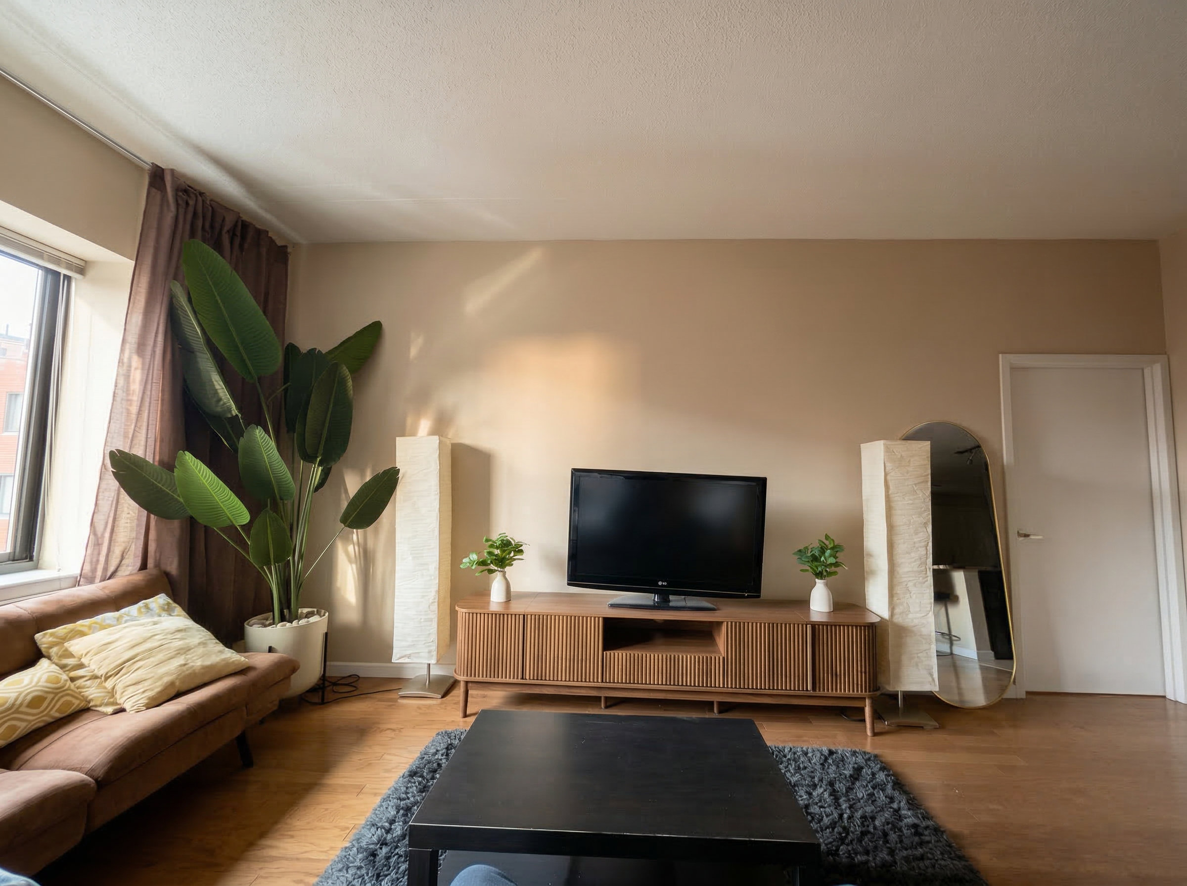 Extra Large - Furnished Master Bedroom w/ Private Bath & GYM near Columbia U 
Looking for a clean, responsible professional (Late 20s/30s) for a modern 3-bedroom, 2-bath apartment in a vibrant, hip uptown building. We’re friendly, respectful of space, and enjoy occasional chats but value quiet evenings – no parties, just a chill vibe.

Prime Location:
Steps from the A/B/C/D express trains – One stop to Midtown
Easy commute anywhere in Manhattan, great cafes, parks, and shops nearby.

The Room (Large Master Bedroom – Fully Furnished):
•  Queen-sized bed
•  Two dressers
•  Desk + extra-large ergonomic office chair
•  55” LED TV
•  Private full bathroom with walk-in shower

Apartment Perks:
•  In-unit washer & dryer

Building Amenities:
•  24-hour Gym
•  Furnished rooftop deck with city views
•  Rec/lounge room with pool table and seating

Rent details: $2,150/mo
Move-in: First month’s rent + security deposit required. 
Available May 1st or flexible start date.

If you’re a tidy, employed professional (no smoking, no pets please) looking for a comfortable, convenient spot, this is it! Serious inquiries only – tell us a bit about yourself when you reach out.