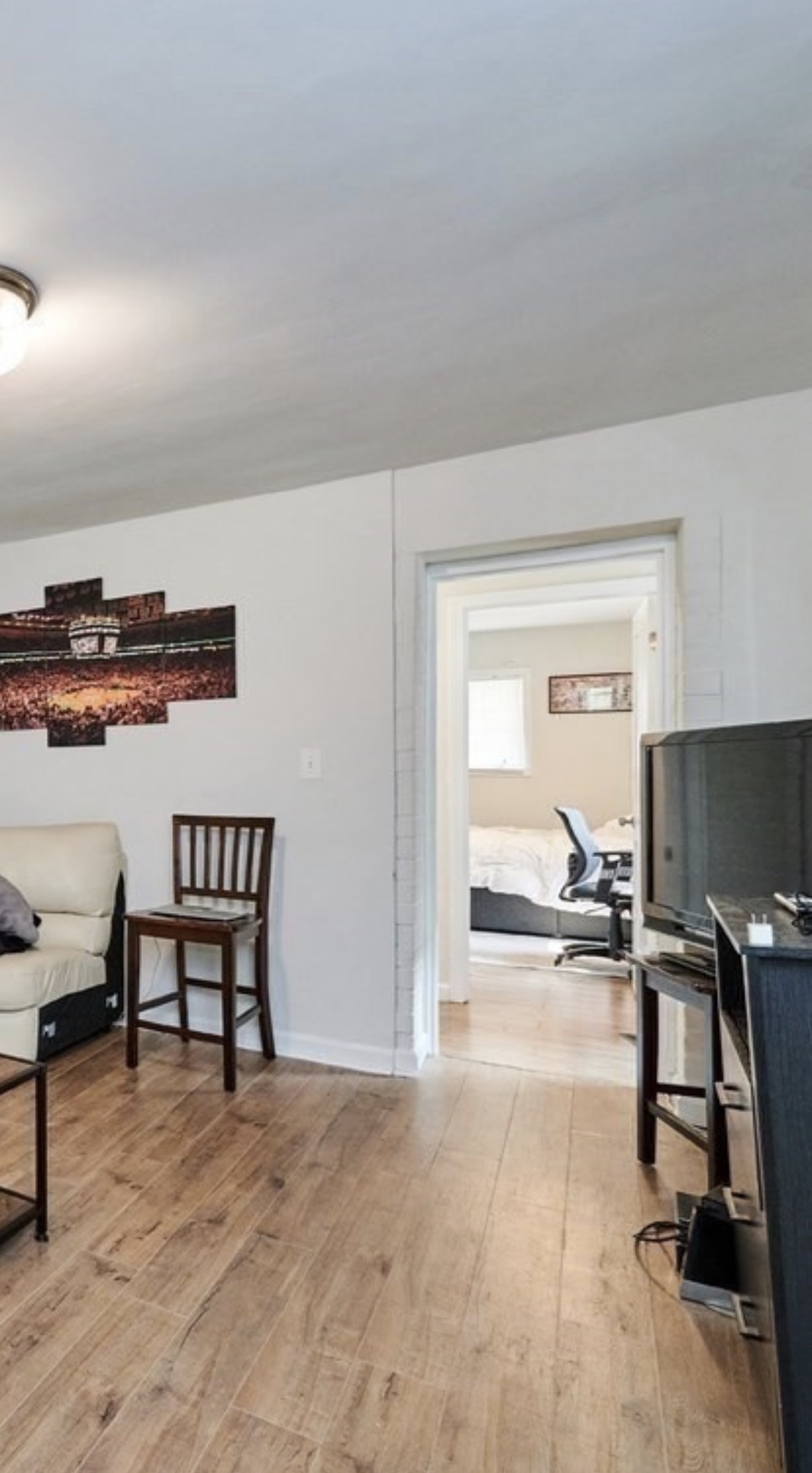 Are you looking for a nice and affordable one bedroom apartment to rent? I have a fully furnished one bedroom for rent. For more information or if you want to schedule an appointment, kindly reach out to me at Jeryrag@gmail.com, I'll get back to you ASAP. 