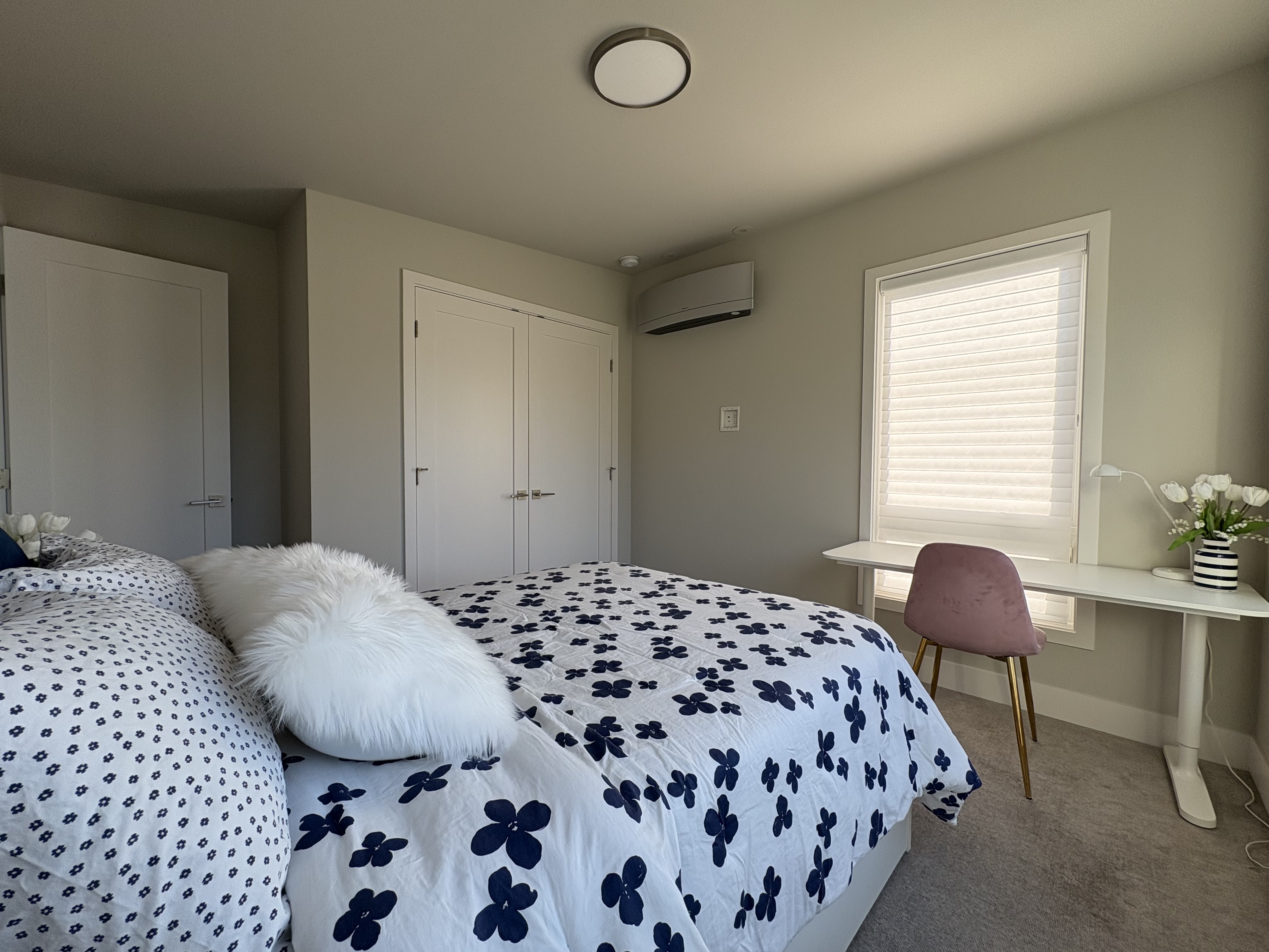 Furnished room for rent near downtown Kirkland (right off exit 18)
Rent this beautiful room in a fully furnished home just minutes from the Kirkland Urban Center and Downtown Kirkland. We are a couple with a small dog, and a female roommate. We are all working professionals. The room is available for short term or long term tenant. Miso is a 3 yr old shih tzu and only allowed on the main floor of the home. Renter will have their own room and a shared bathroom with the other roommate. This space is ideal for a student, an intern, young professional or someone who is looking to see if the Eastside is the right fit for them. Ideally looking for someone who is able to keep the shared spaces clean and considerate of noise during the work week. The location is ideal for being close to the city while also getting to enjoy the space and quiet of the suburbs. Available April 1st.

Rent: $1500, $1250 deposit (last month rent $1500 required for stays longer than 3 mos)
Application fee: $50
Background check required
Terms of lease: 3 mos, 6 mos, or 1 year
Rent includes: furnished private room, llarge closet with built-in shelving, under the bed storage, full semi-private bathroom, wifi, all utilities, furnished living space, fully equipped kitchen, dedicated laundry room, patio, rooftop deck with view of Lake Washington
No pets
No smoking/vaping
Street parking
Bus stops nearby: 893, 239, 250; 245, 255, 230, 231
3 min drive or 13 min walk to Kirkland Urban
5 min drive to downtown Kirkland
4 min drive to Google Kirkland
7 min drive to Northwest University
Next to Cross Kirkland Corridor trail, easy walking/biking to Kirkland Urban, Google, and more!