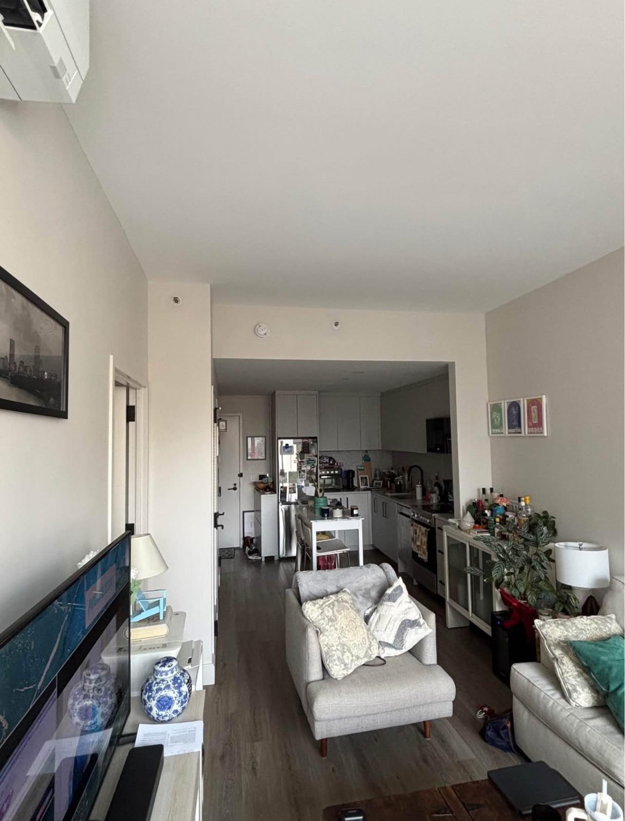 Room rental in 250 W 96th St #9e, New York, NY 10025, USA - entire Room