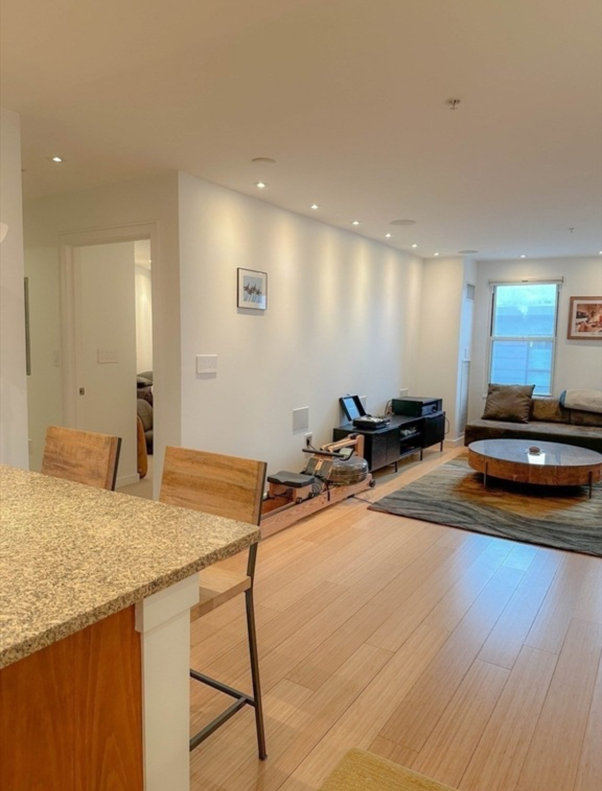 Room rental in 5665 John F. Kennedy Blvd, North Bergen, NJ 07047, USA - entire Room