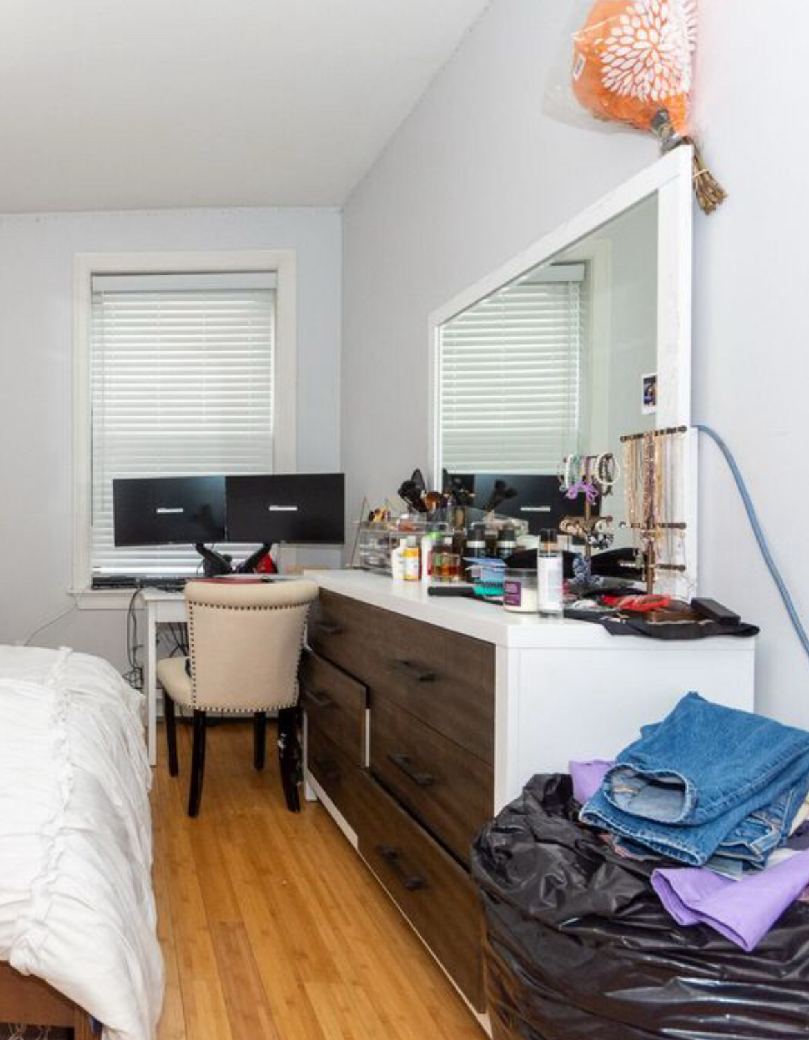 Room rental in 350 W 51st St, New York, NY 10019, USA - entire Room