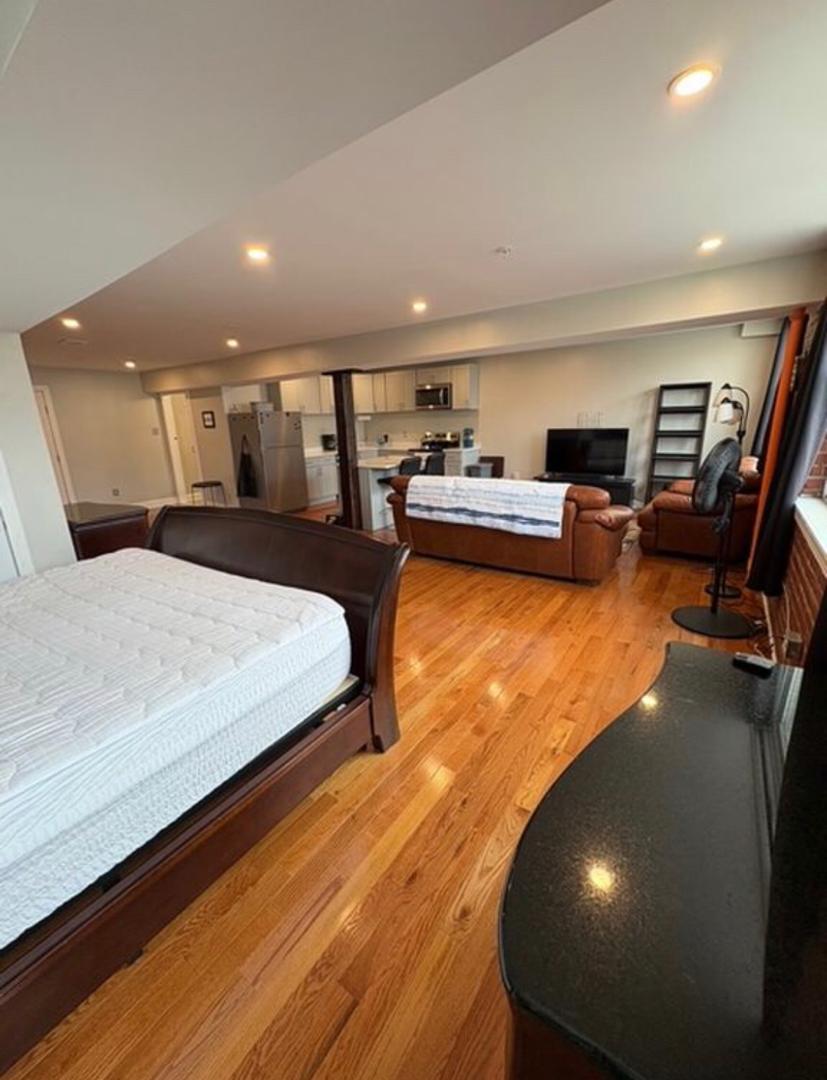 Dont miss out on this fantastic opportunity to live extremely close to the Berks El Stop in the extremely popular South Kensington area. A premier location in close proximity to everything you could possibly need including: public transit, Frankford Ave shopping corridor, grocery stores, bars, restaurants, art galleries, and more! Come see why so many people are flocking to live in this area.This very large, very beautiful apartment boasts exposed brick and tons of natural light with a wide open feel. This is a HUGE studio apartment with plenty of options to place your bed anywhere. The kitchen boasts plenty of cabinet space, a huge breakfast bar island, and full size appliances. Included is your very own washer/dryer inside a walk in closet. The bathroom is a beautiful 3 piece tiled bathroom with tub shower and extra wide vanity.Utilities are a flat fee of $125 per month.Come see for yourself what this location and unit has to offer!Central air and heatGreat natural lightFull size appliances including dishwasherGarbage disposalLaundry in unitConvenient location.
Contact me on Steelsteve1981@outlook.com 