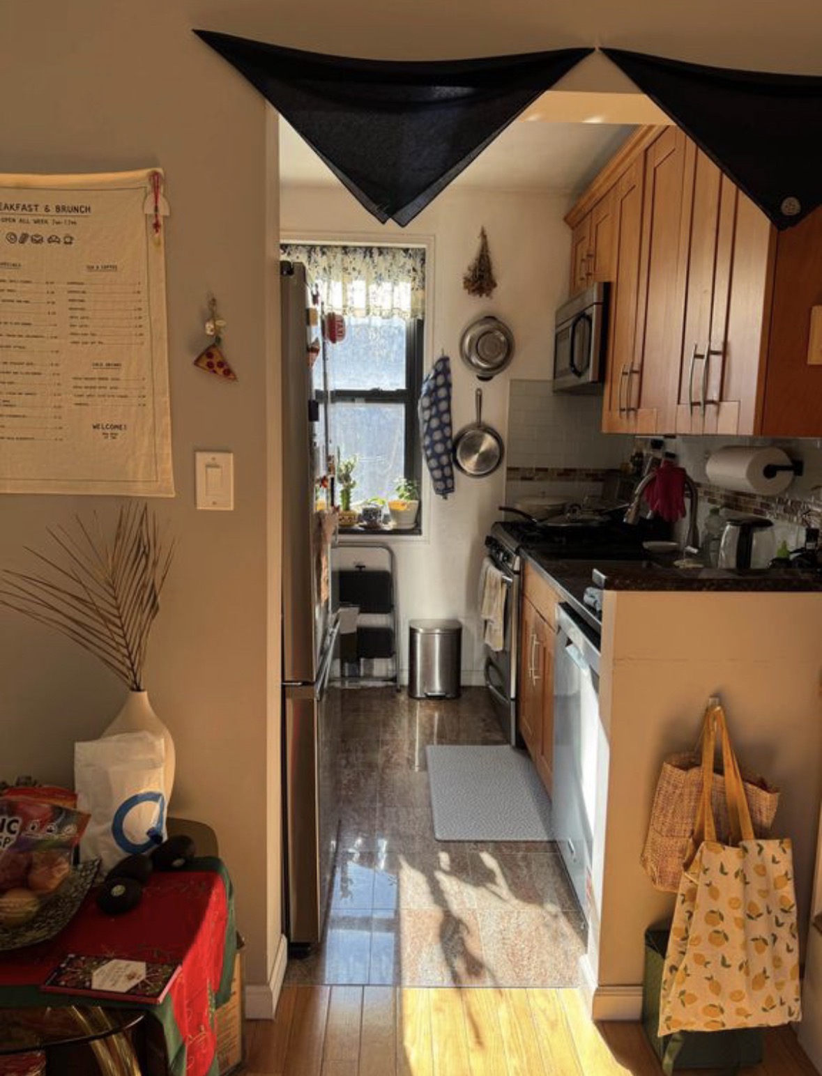 Room rental in 955 Sterling Pl, Brooklyn, NY 11213, USA - entire Room