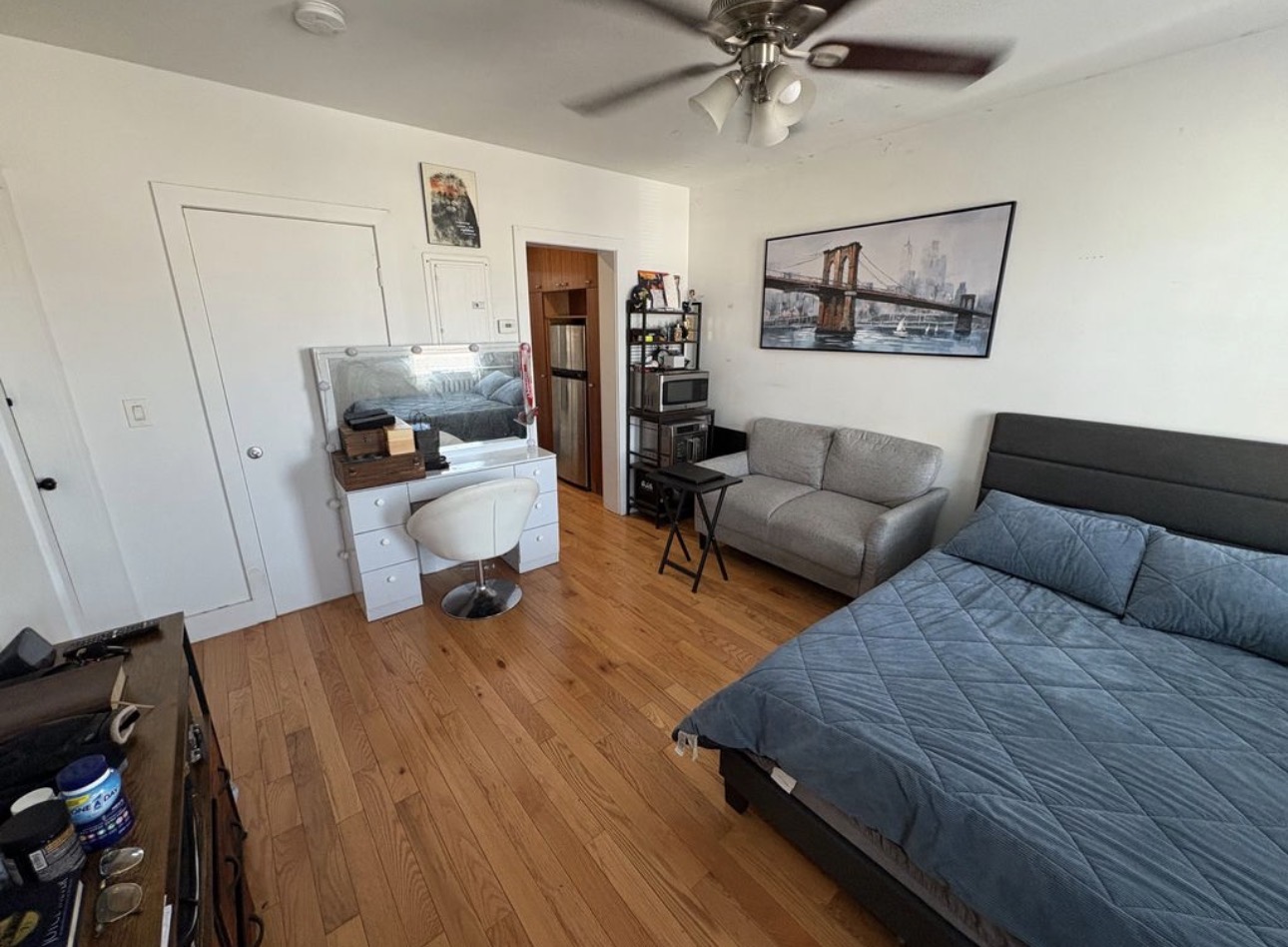 Message to schedule a viewing 