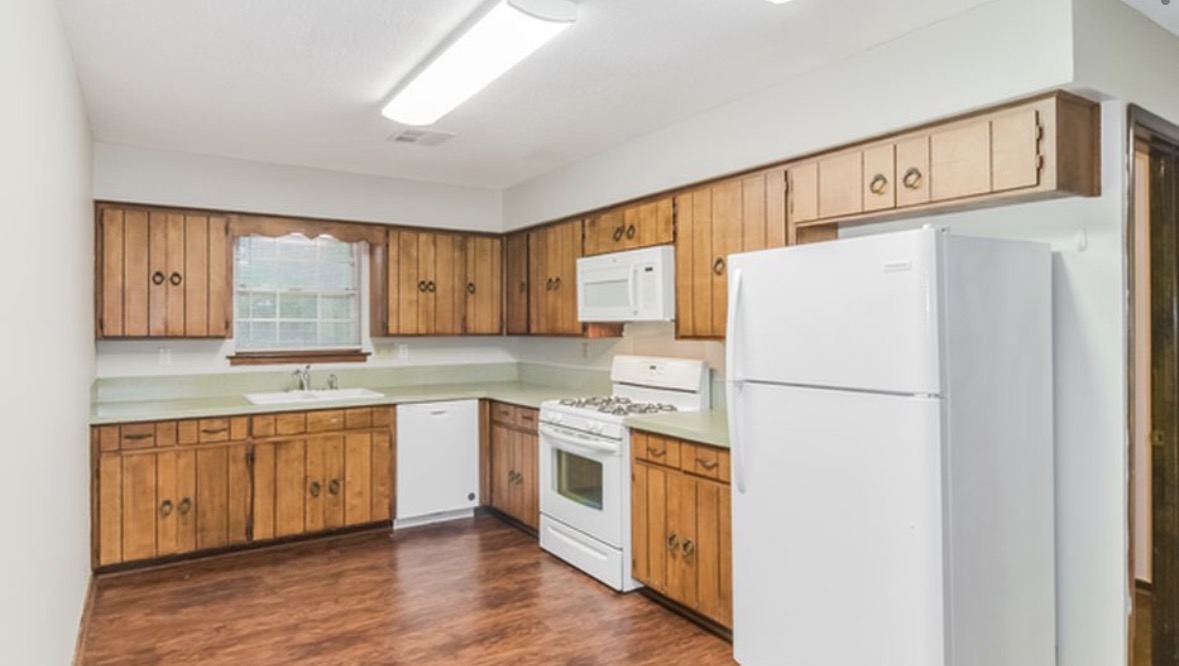 Welcome to your dream family home! This charming 3-bedroom, 2-bathroom residence offers the perfect blend of comfort and modern living. Step into an open-concept living and dining area flooded with natural light, flowing seamlessly into a well-appointed kitchen with ample counter space and storage—ideal for family meals or entertaining. The spacious primary bedroom features an en-suite bathroom for added privacy, while the two additional bedrooms share a full bath and provide plenty of room for kids, guests, or a home office. Enjoy outdoor relaxation in the [backyard/patio/garden], perfect for BBQs or playtime. Conveniently located near schools, shops, and major roads, this move-in-ready gem won’t last long!