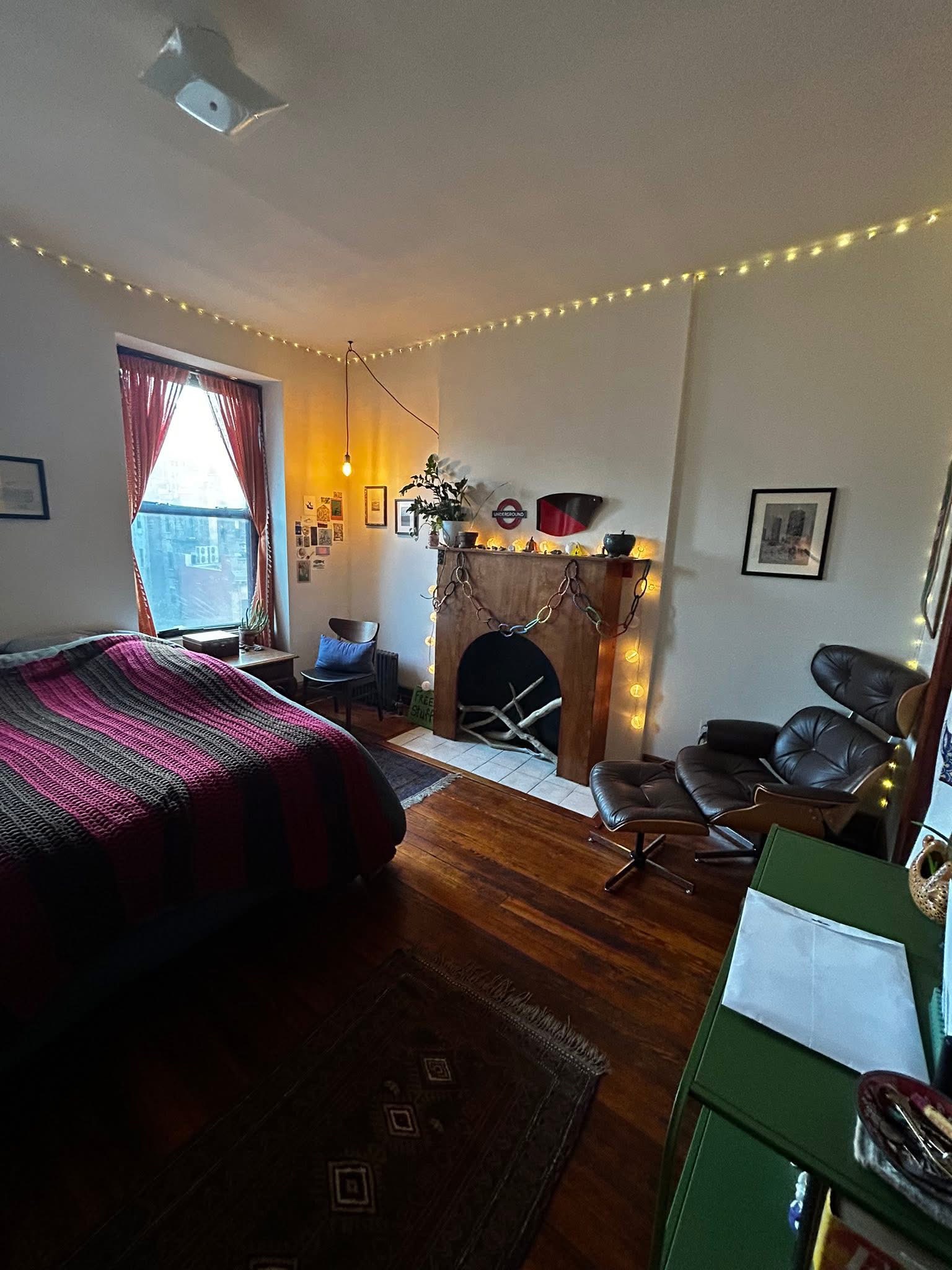 My number and my WhatsApp is +1 (504) 261-1420

Spacious and clean 1 bedroom apartment available for rent. The apartment has a bright living room with plenty of natural light, a comfortable bedroom with good closet space, a modern kitchen with updated appliances, and a neat bathroom. The floors are well maintained and the space feels warm and inviting.

Located in a quiet and safe area, close to transportation, shops, and restaurants, making it very convenient for everyday living. Suitable for a single person or a couple looking for a comfortable place to call home.

Available now. Contact for more information or to schedule a viewing.