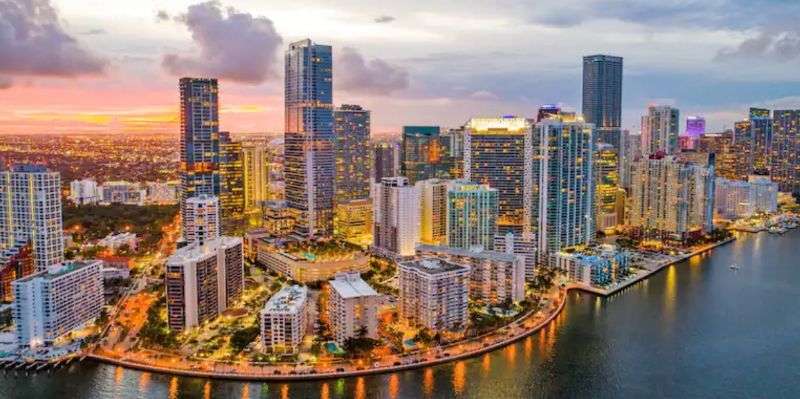 A vibrant street scene in Brickell