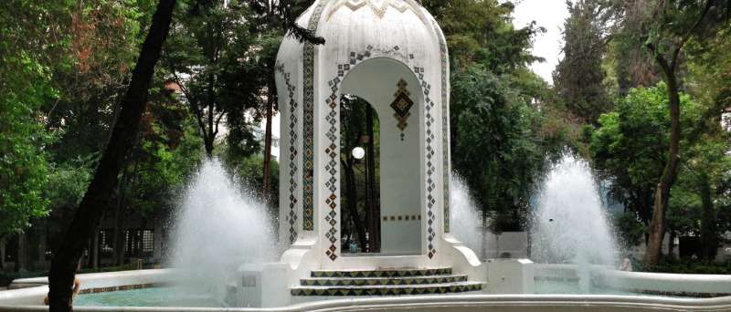 A vibrant street scene in Colonia Condesa